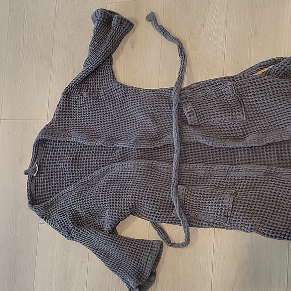 Bathen Robe - Picture 2 of 4